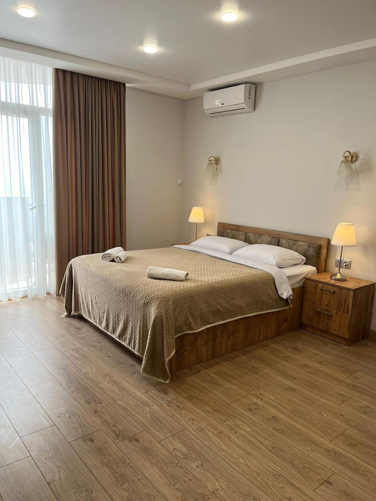 Holiday Premium Apartments Batumi Bagian luar foto