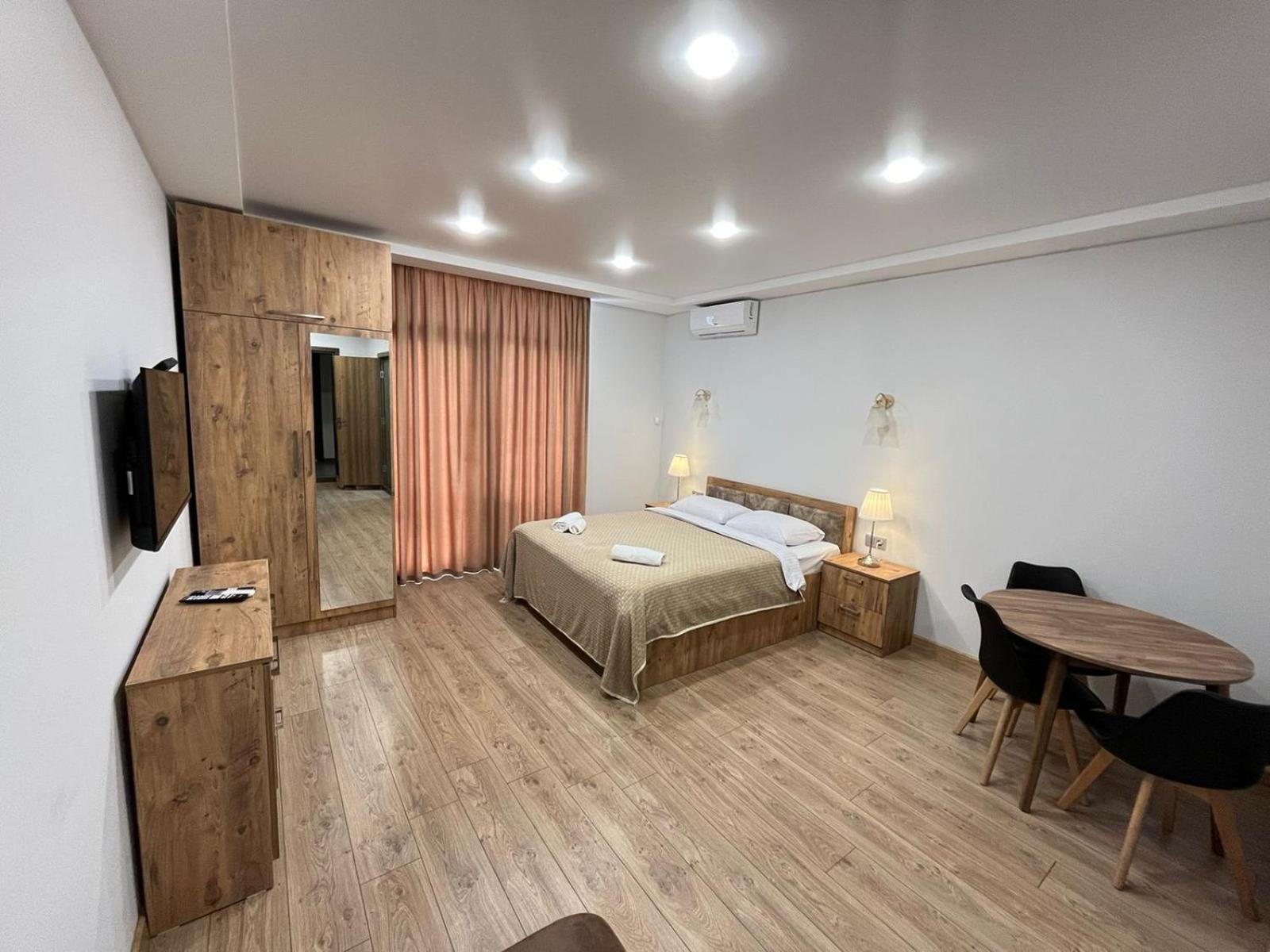 Holiday Premium Apartments Batumi Bagian luar foto