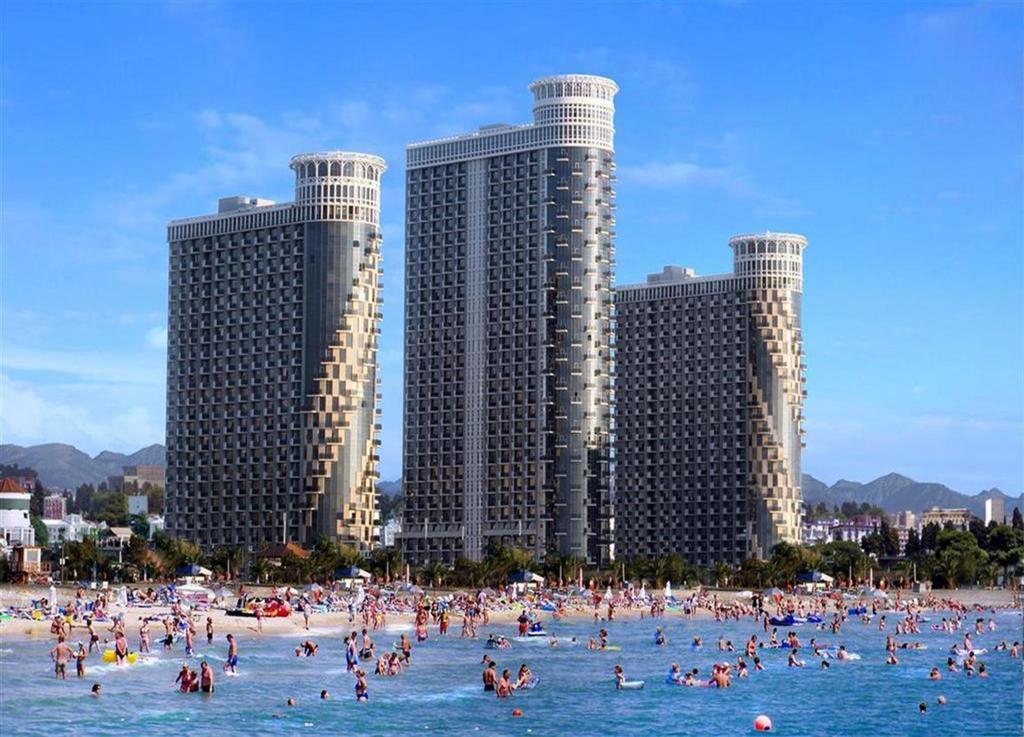 Holiday Premium Apartments Batumi Bagian luar foto