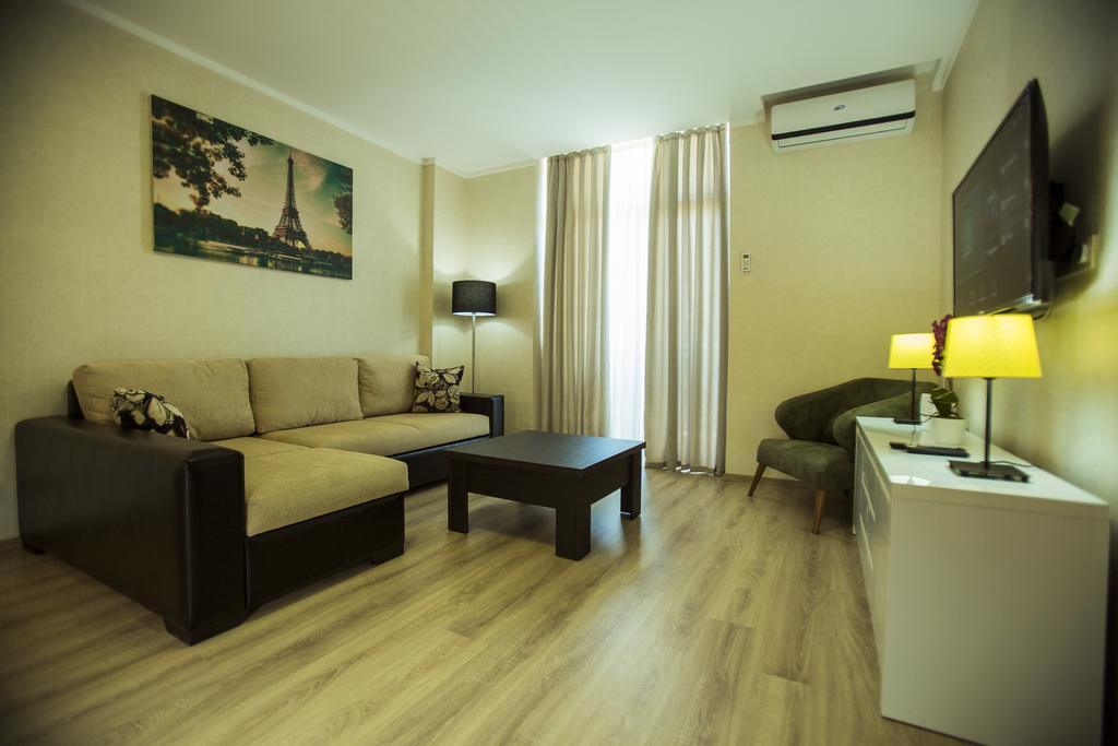 Holiday Premium Apartments Batumi Bagian luar foto