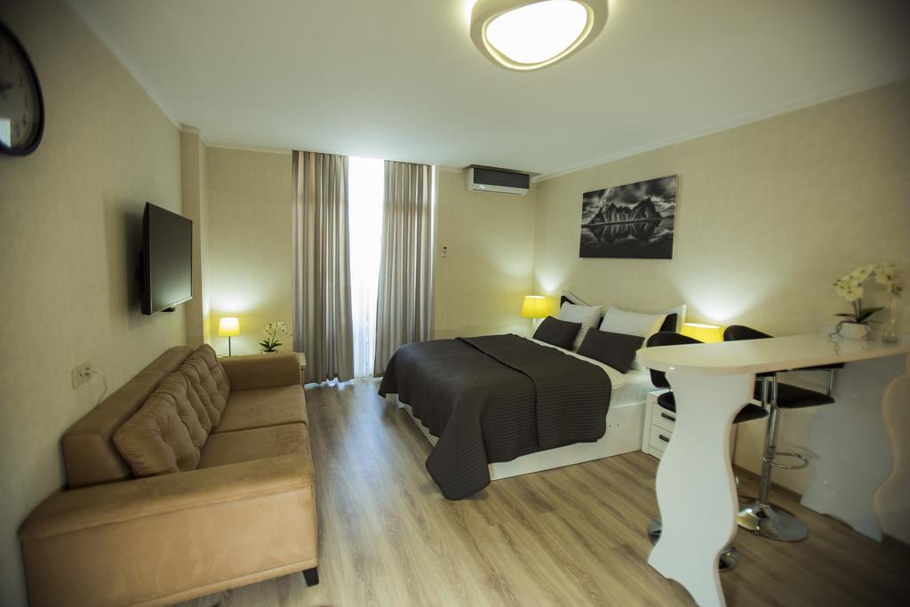 Holiday Premium Apartments Batumi Bagian luar foto