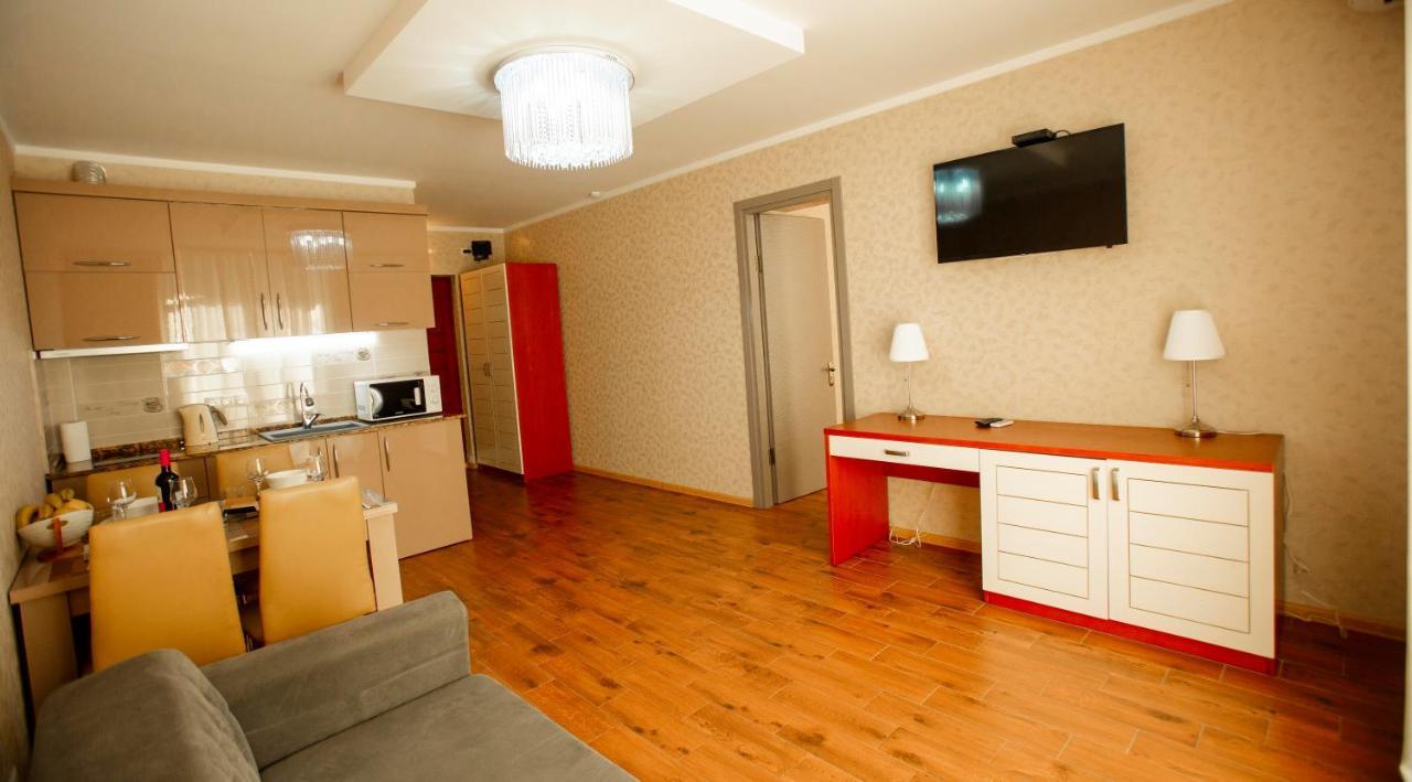 Holiday Premium Apartments Batumi Bagian luar foto